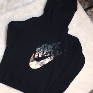Juniors sweatshirt lot: Nike forever21